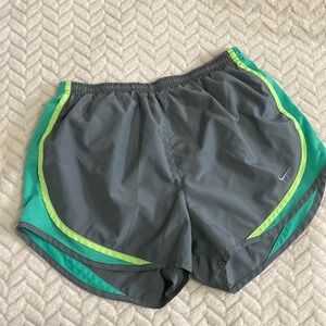 Woman nike shorts